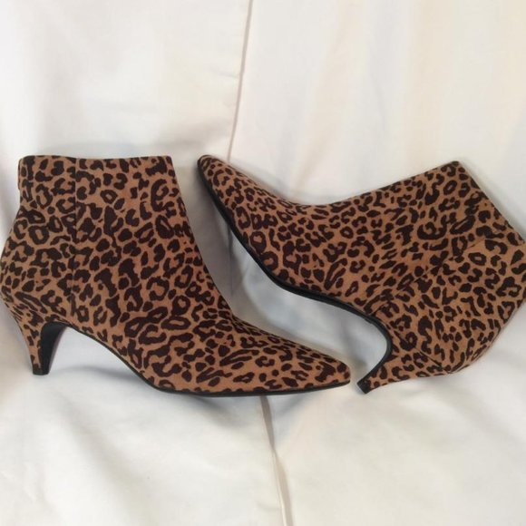 Circus by Sam Edelman Shoes - CIRCUS by Sam Edelman vegan suede leopard booties kitten heels NWOB Size 7